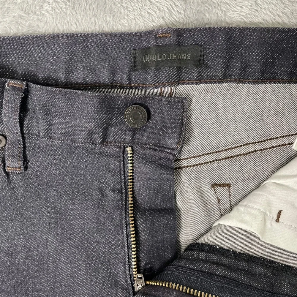 Uniqlo Slim Fit Straight Jeans Mens 30x33 Dark Wash Stretch Denim Elevated Basic